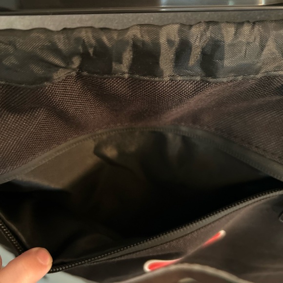 CLT FC Drawstring Bag - Picture 3 of 4